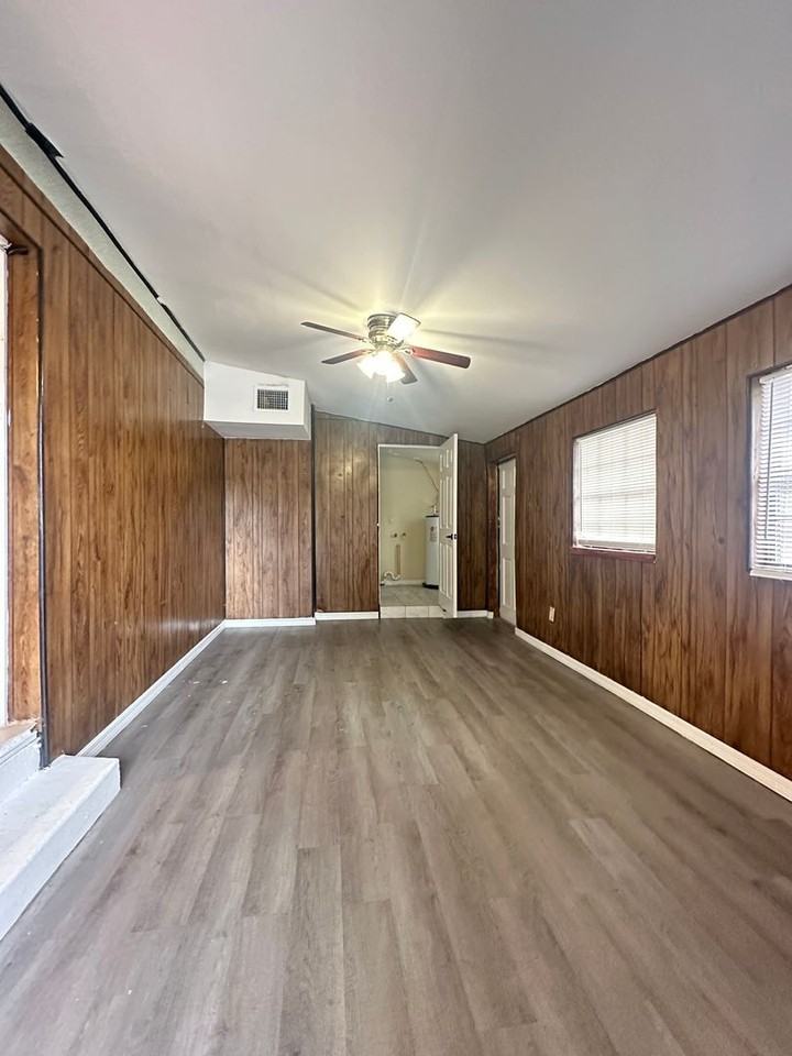 3408 E Lambright St - Photo 5 of 9