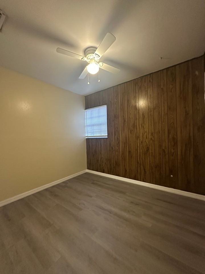 3408 E Lambright St - Photo 6 of 9