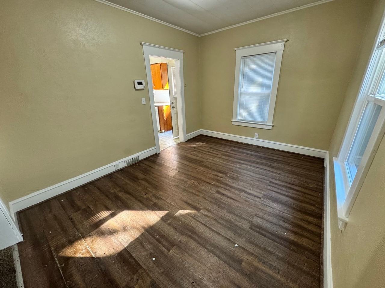 615 Nicholas St - Photo 5 of 12