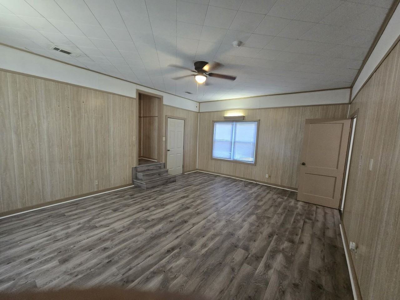 5195 Seale Rd - Photo 3 of 23