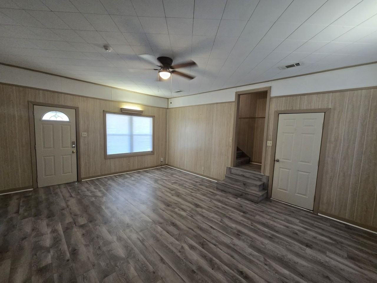 5195 Seale Rd - Photo 4 of 23