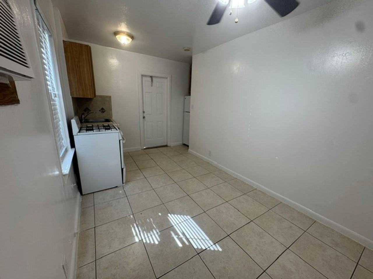 1822 Dixianna St Hollywood, FL 33020 - Photo 4 of 6