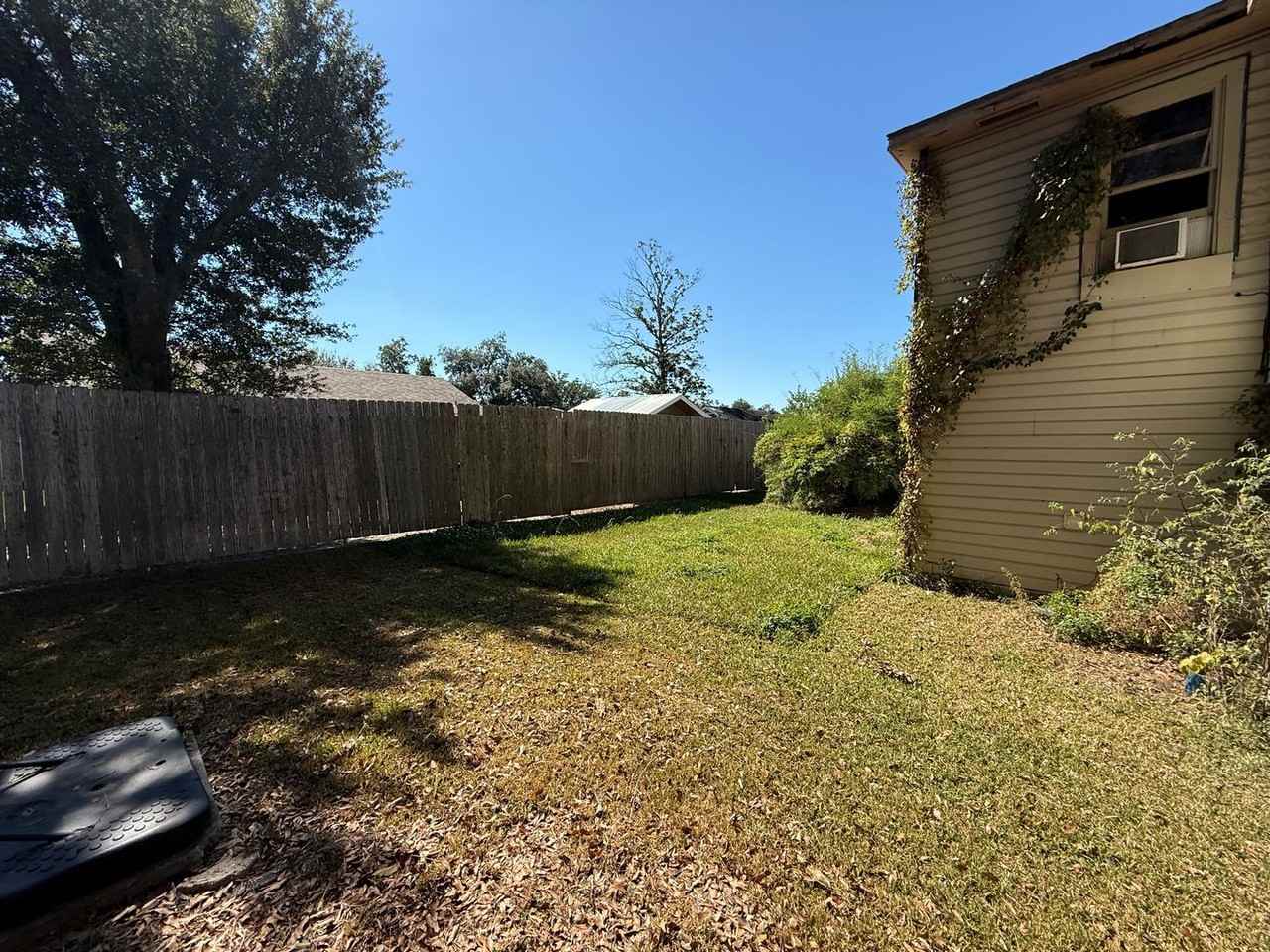 417 W Logan St - Photo 6 of 6