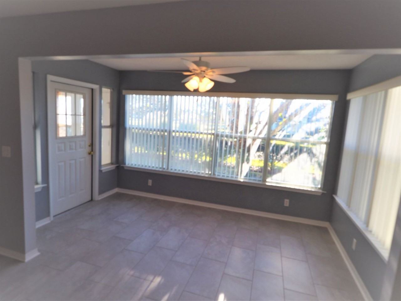 9434 Villas Drive - Photo 7 of 25