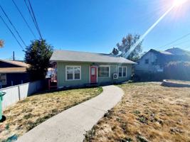 featured image of 216 Pine St