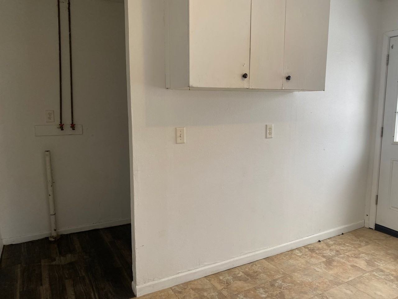 1246 Columbia St - Photo 4 of 11