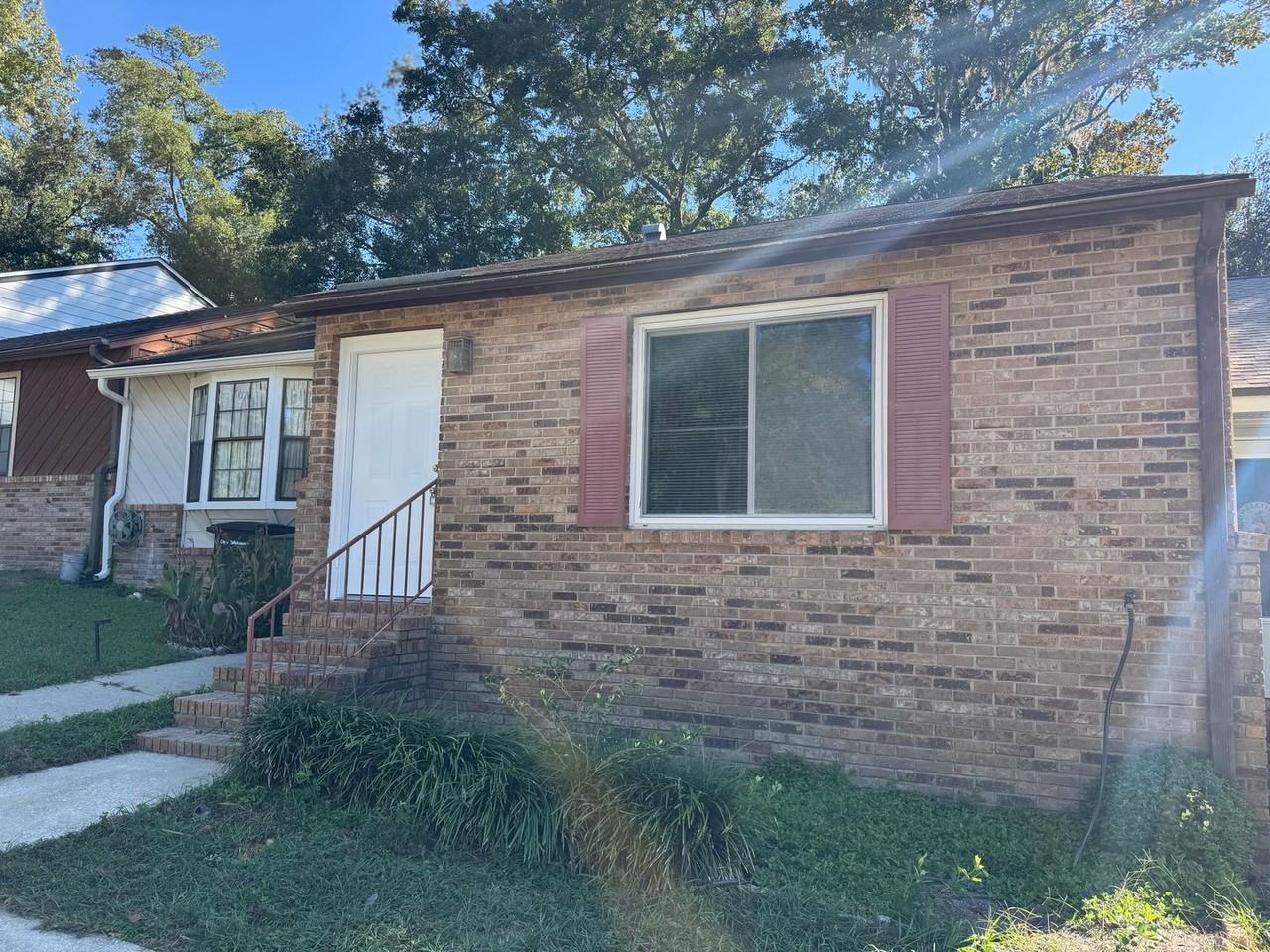 110 Boardwalk St - Photo 2 of 15