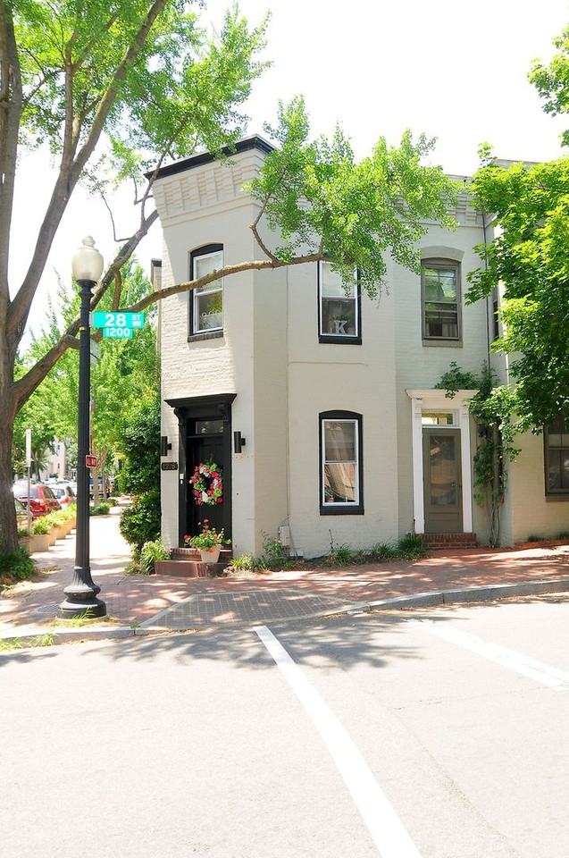 1226 28th St Nw - Photo 3 of 50