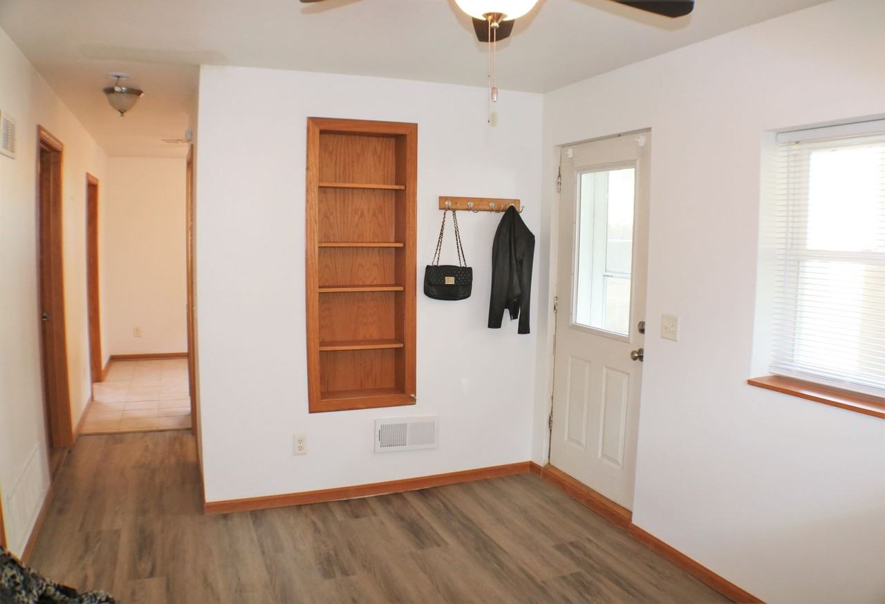 708 1/2 Streb St - Photo 7 of 23