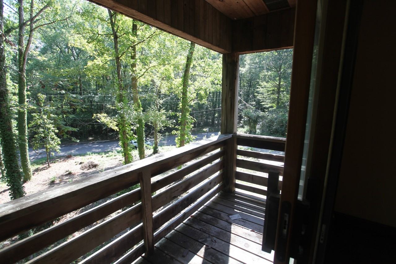 1323 Hickory Ln - Photo 6 of 21