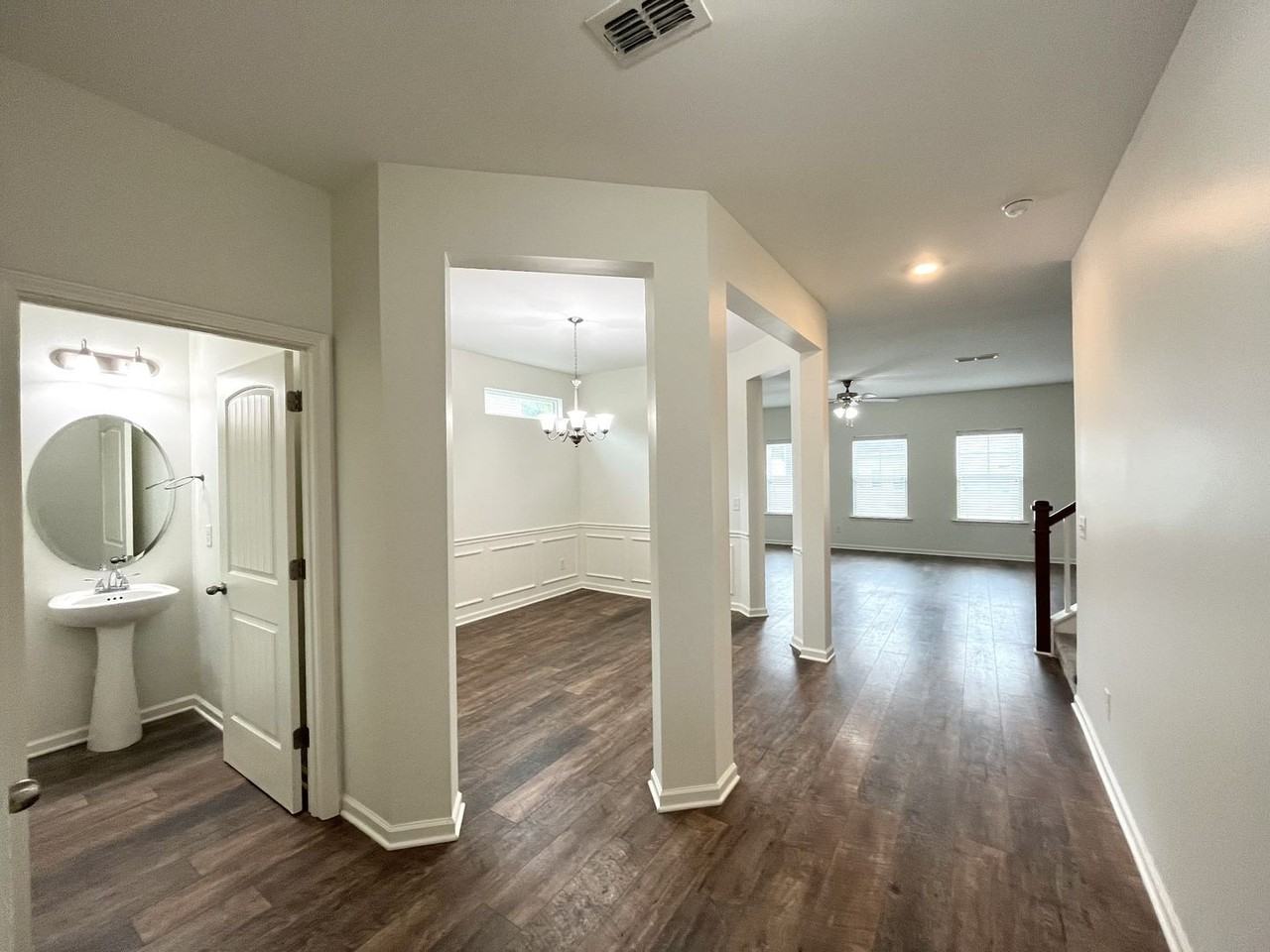 105 E Coker Way - Photo 3 of 39