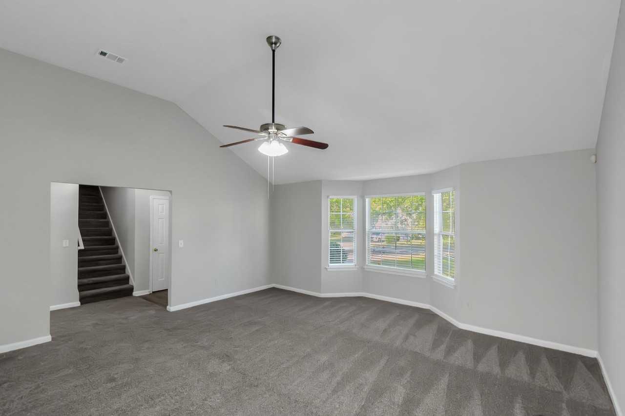 481 Harvick Cir - Photo 7 of 24