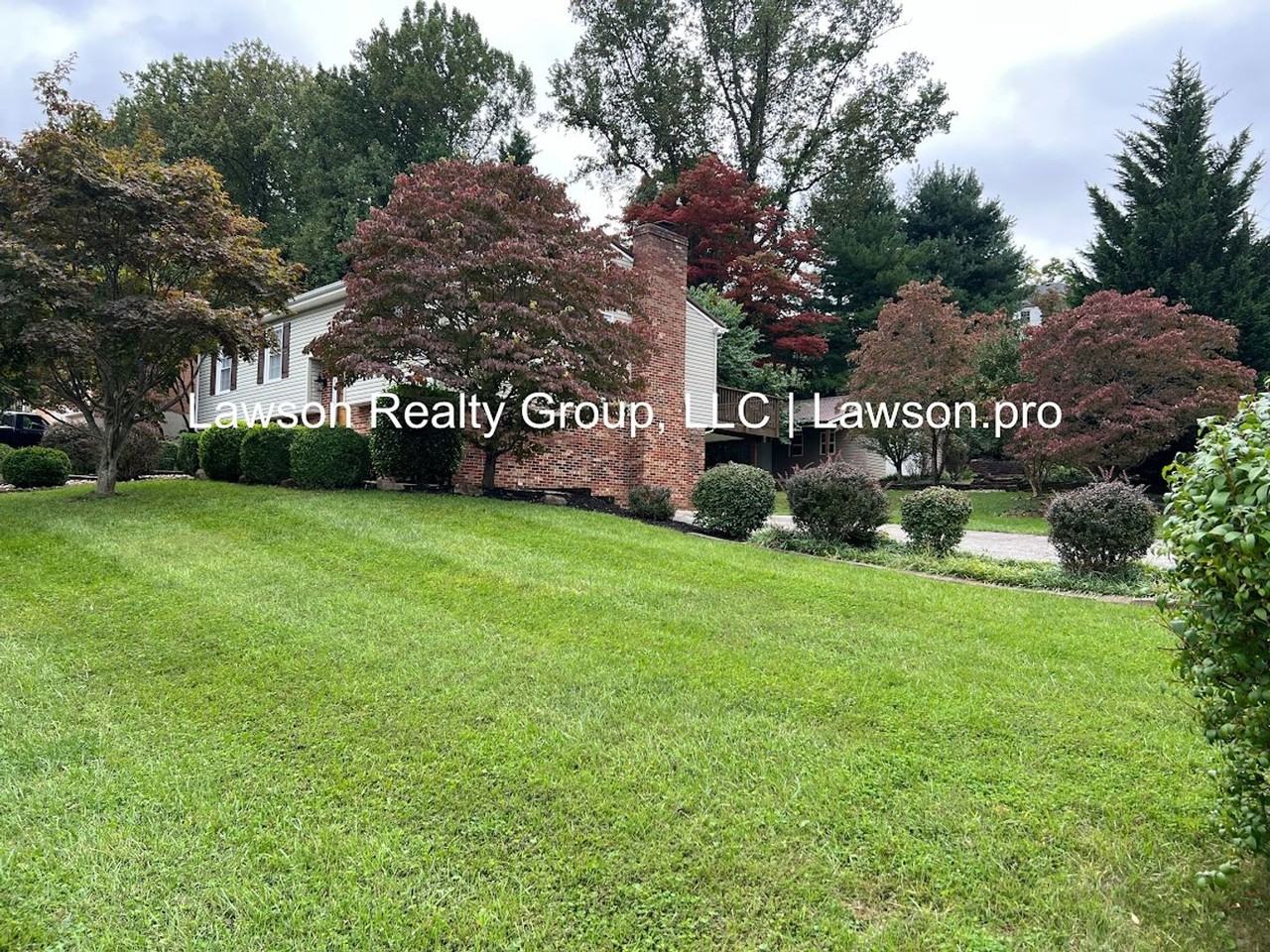 4160 Woodvale Dr - Photo 2 of 50