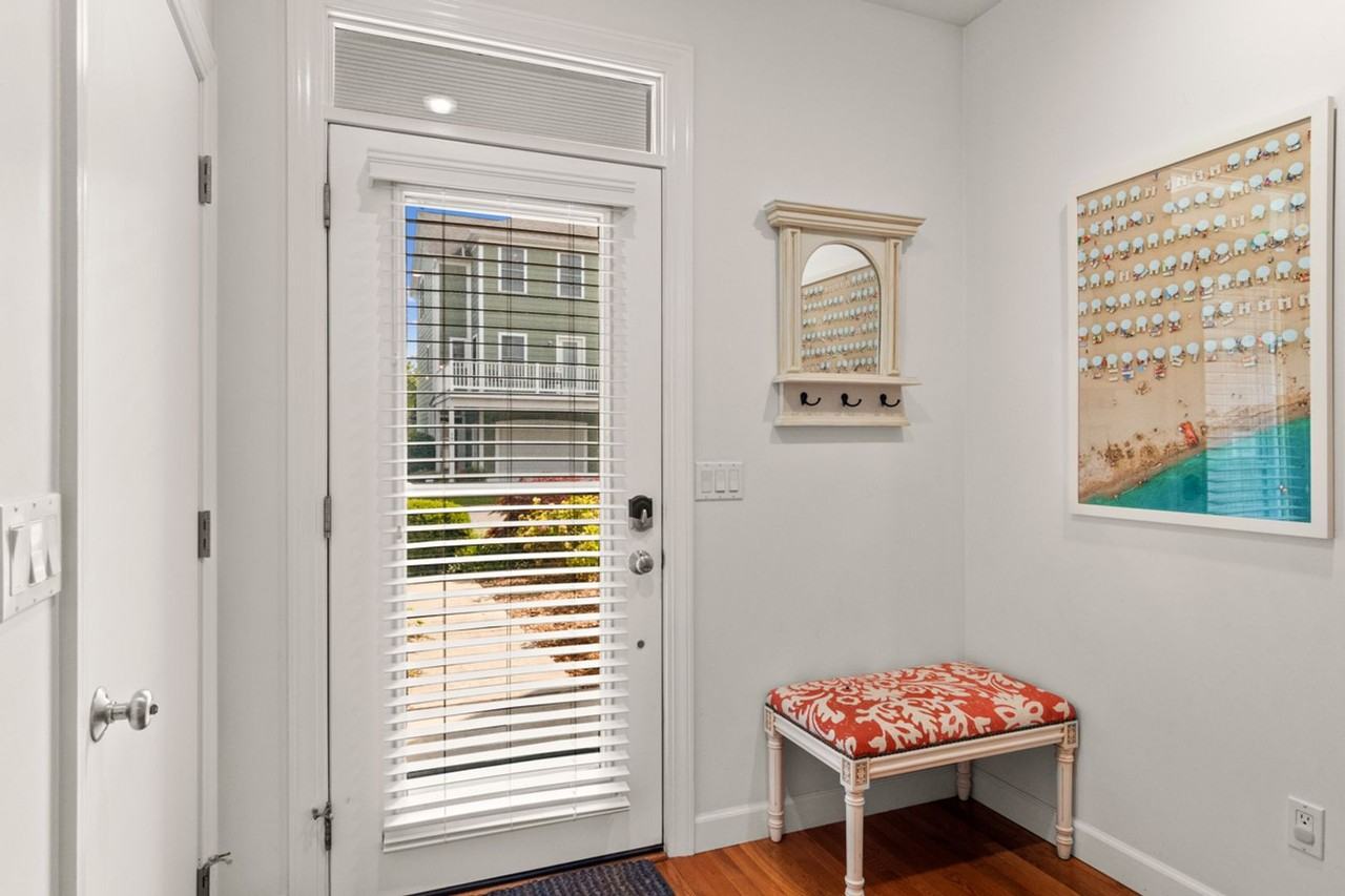 213 Midtown Dr - Photo 6 of 46