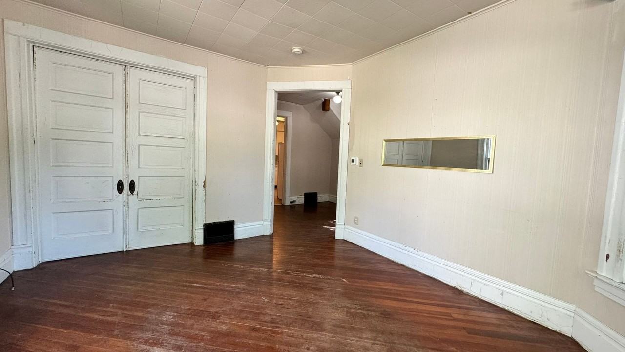 919 E Washington St - Photo 6 of 21