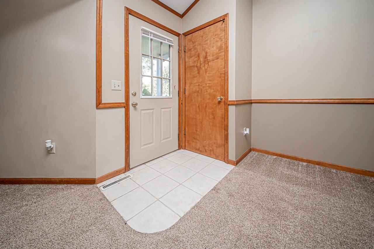 205 Commanche Ct - Photo 5 of 44