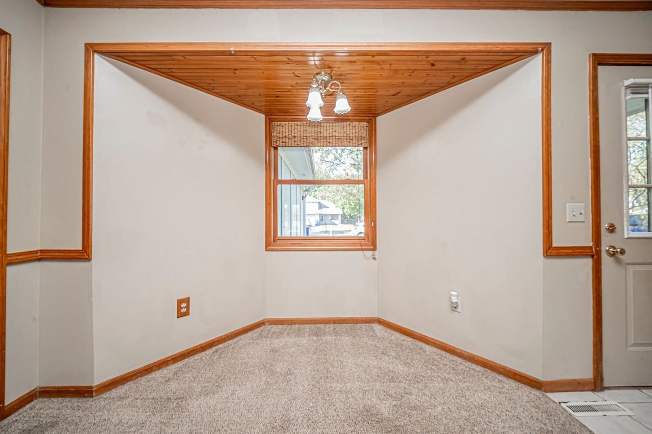 205 Commanche Ct - Photo 6 of 44