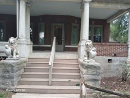 featured image of 303 N Ashland Ave