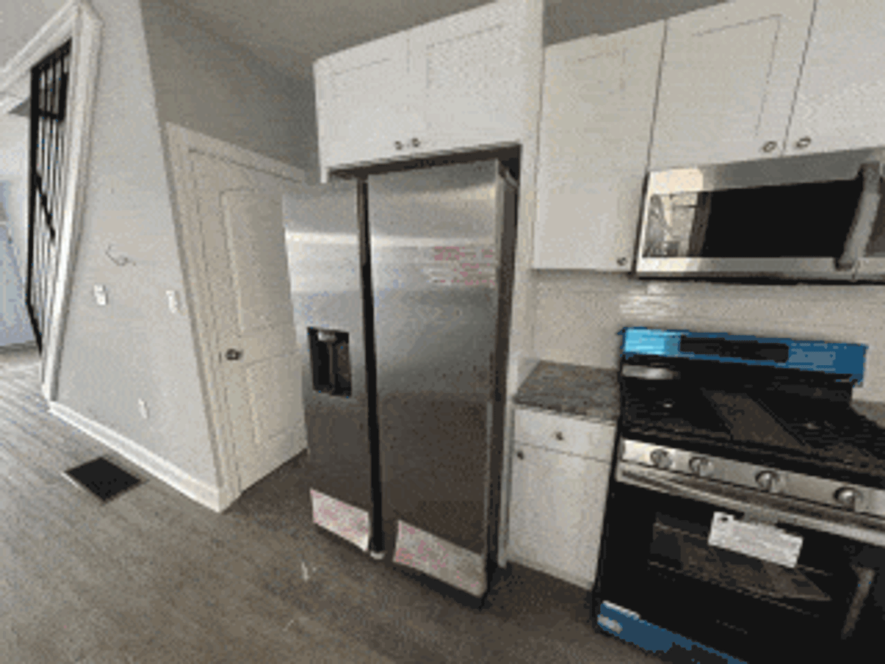 1932 Clarence St - Photo 4 of 16