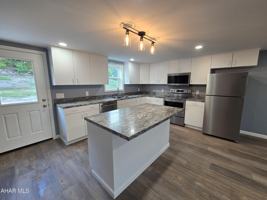 featured image of 1654 Quaker Valley Rd