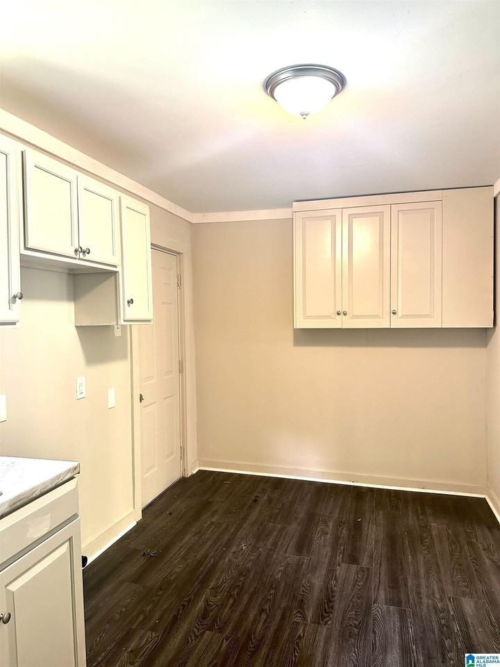 328 54th St #B - Photo 4 of 11