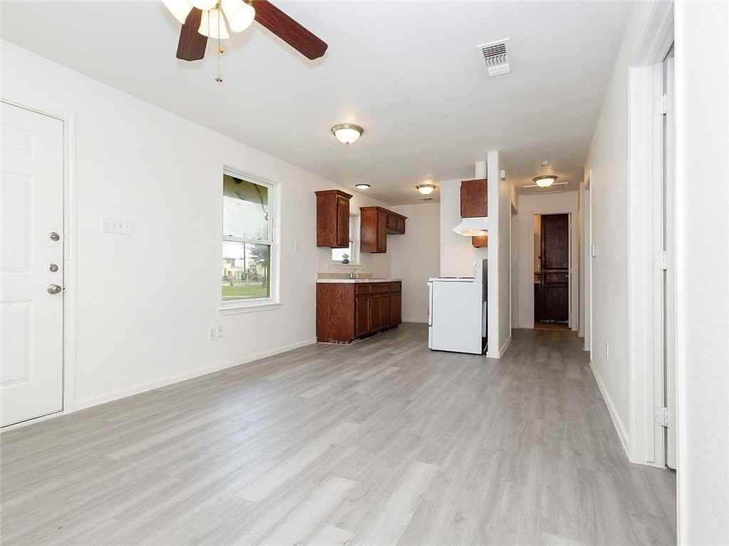 1802 16th St - Photo 4 of 18