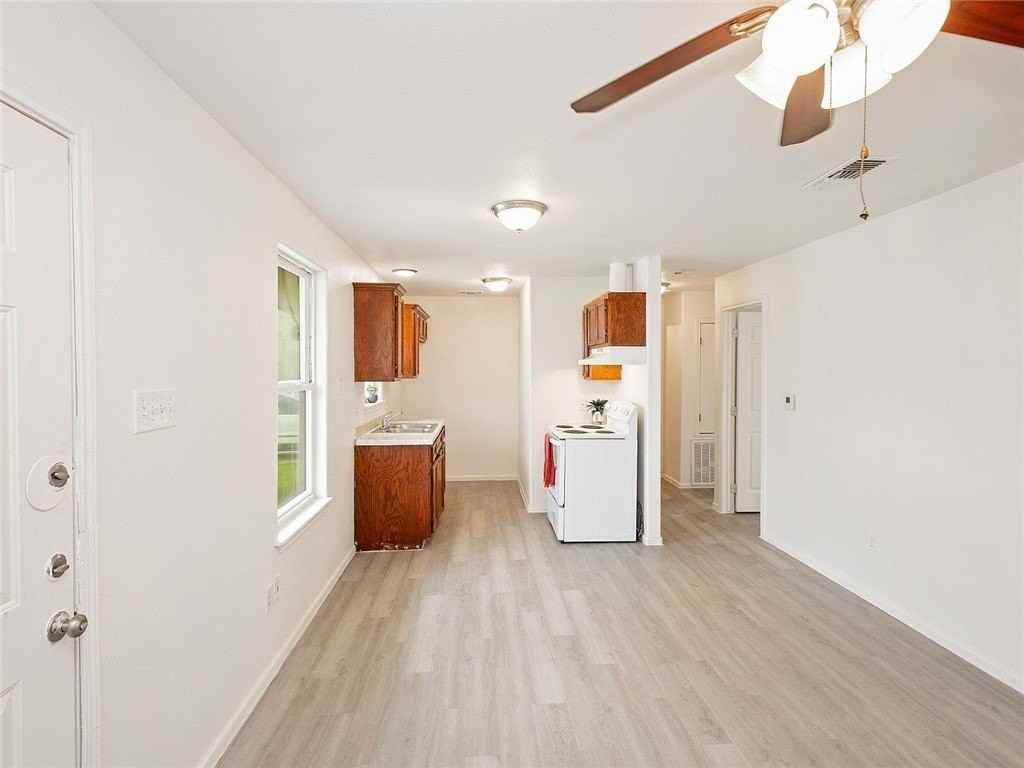 1802 16th St - Photo 5 of 18