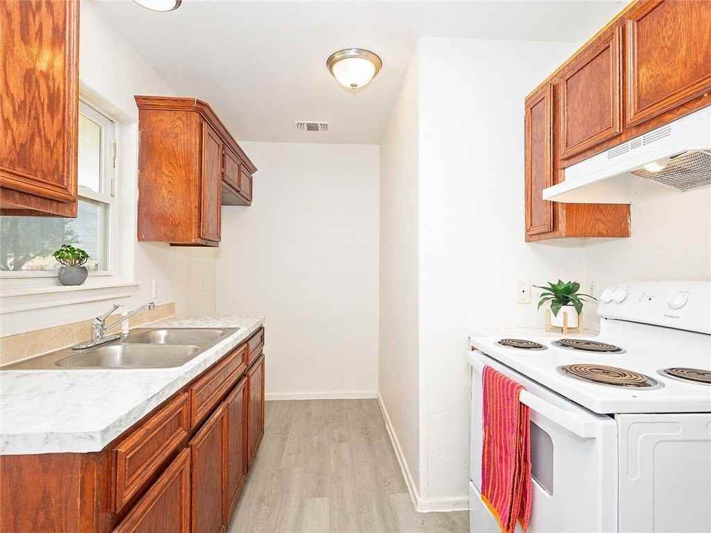 1802 16th St - Photo 7 of 18