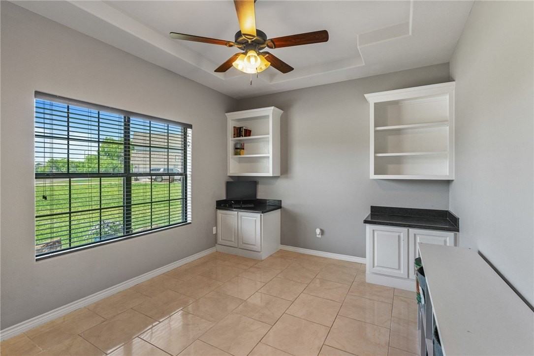 1424 Del Mar Dr - Photo 3 of 31