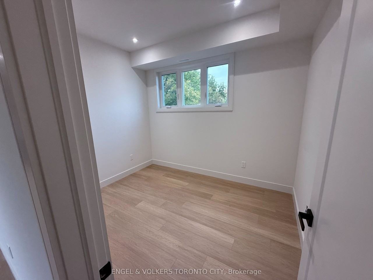 32 Oak Street 301 - Photo 6 of 11