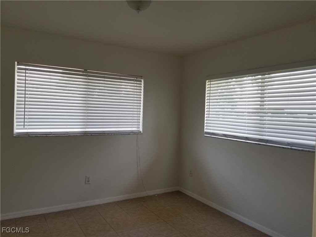 1423 Se 19th St - Photo 6 of 10