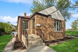 325 Fairbanks Place - Photo 1 of 1
