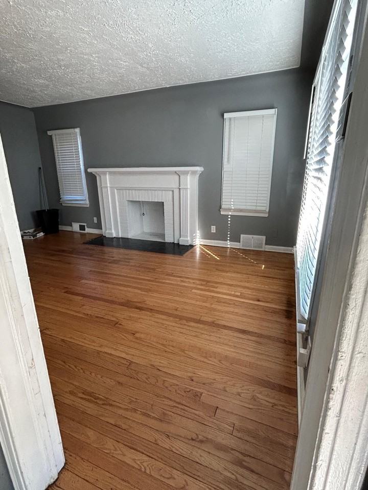 17191 Saint Marys St - Photo 3 of 10