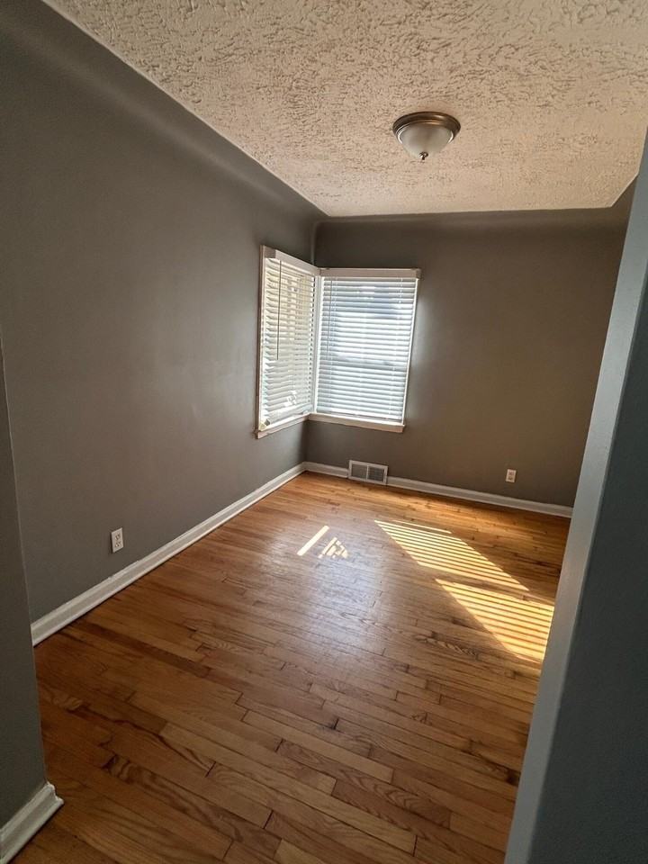 17191 Saint Marys St - Photo 5 of 10