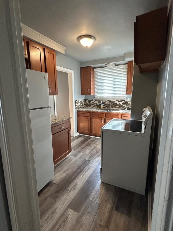 17191 Saint Marys St - Photo 6 of 10