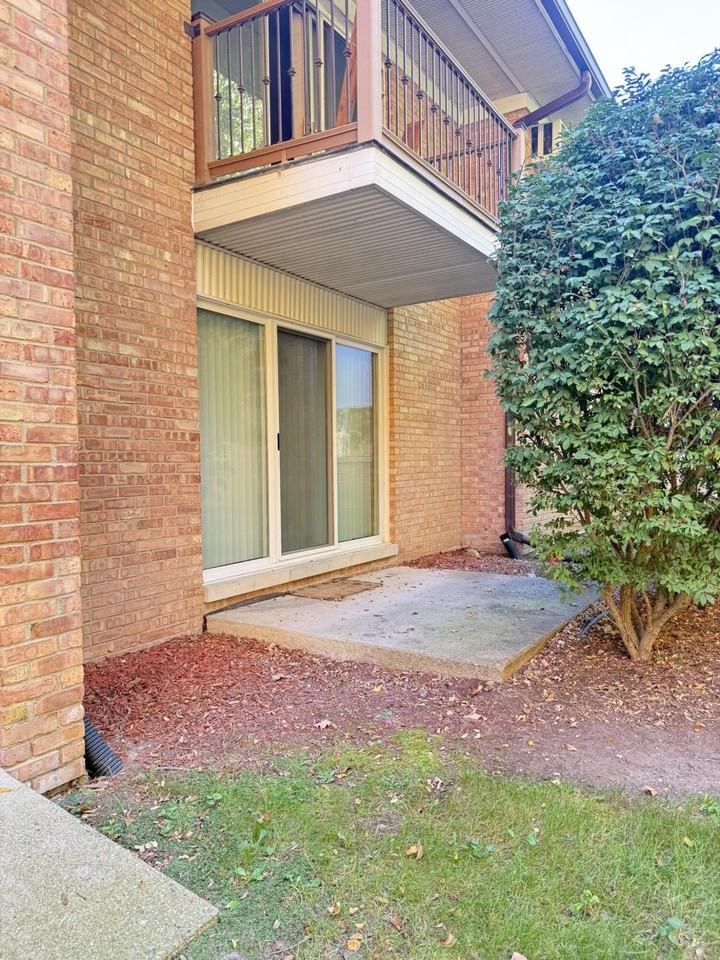 1253 Island Dr Apt 102 #102 - Photo 2 of 28