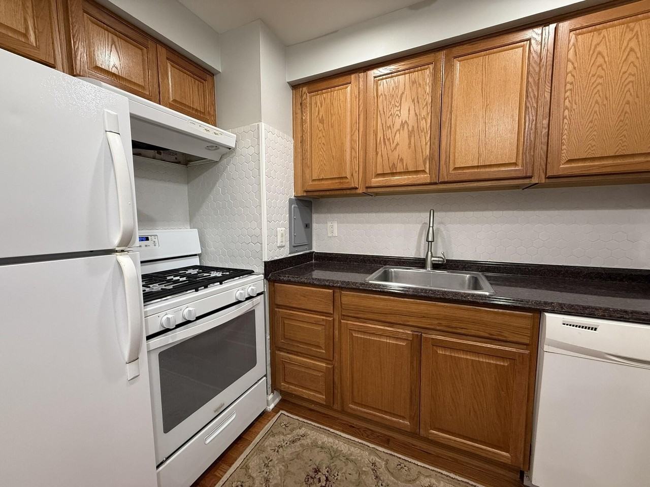 1253 Island Dr Apt 102 #102 - Photo 5 of 28