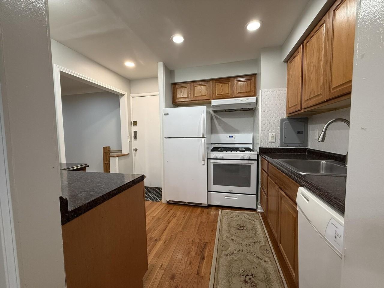 1253 Island Dr Apt 102 #102 - Photo 6 of 28