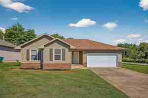 featured image of 2215 W Roxbury St