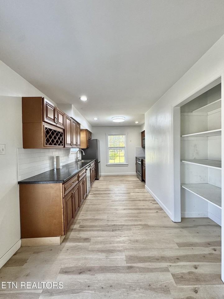 1316 Graycreek Ln - Photo 6 of 24