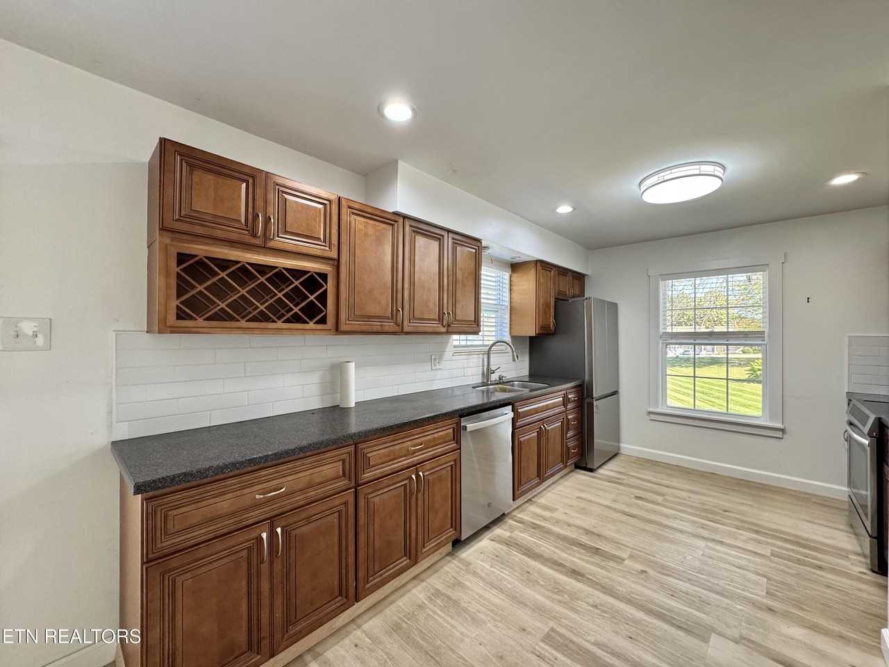 1316 Graycreek Ln - Photo 7 of 24