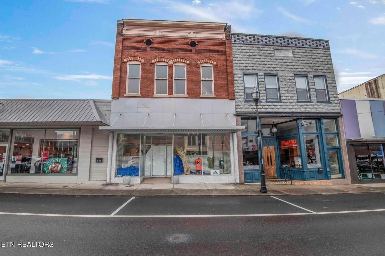 428 N Roane St - Photo 2 of 6