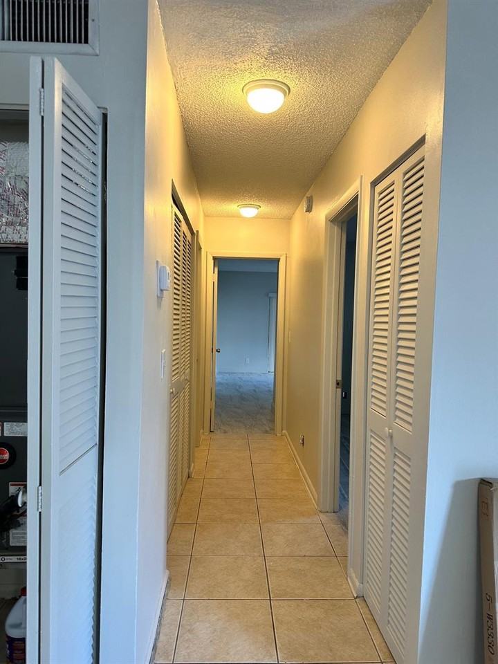 3162 Coral Springs Dr #4A - Photo 7 of 8