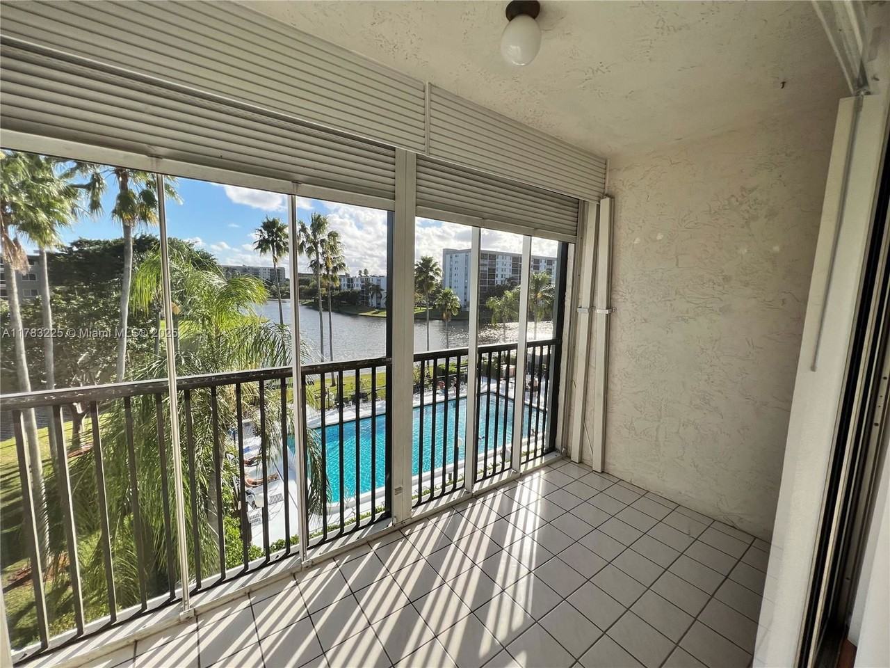 2220 N Cypress Bend Dr #401A - Photo 5 of 8