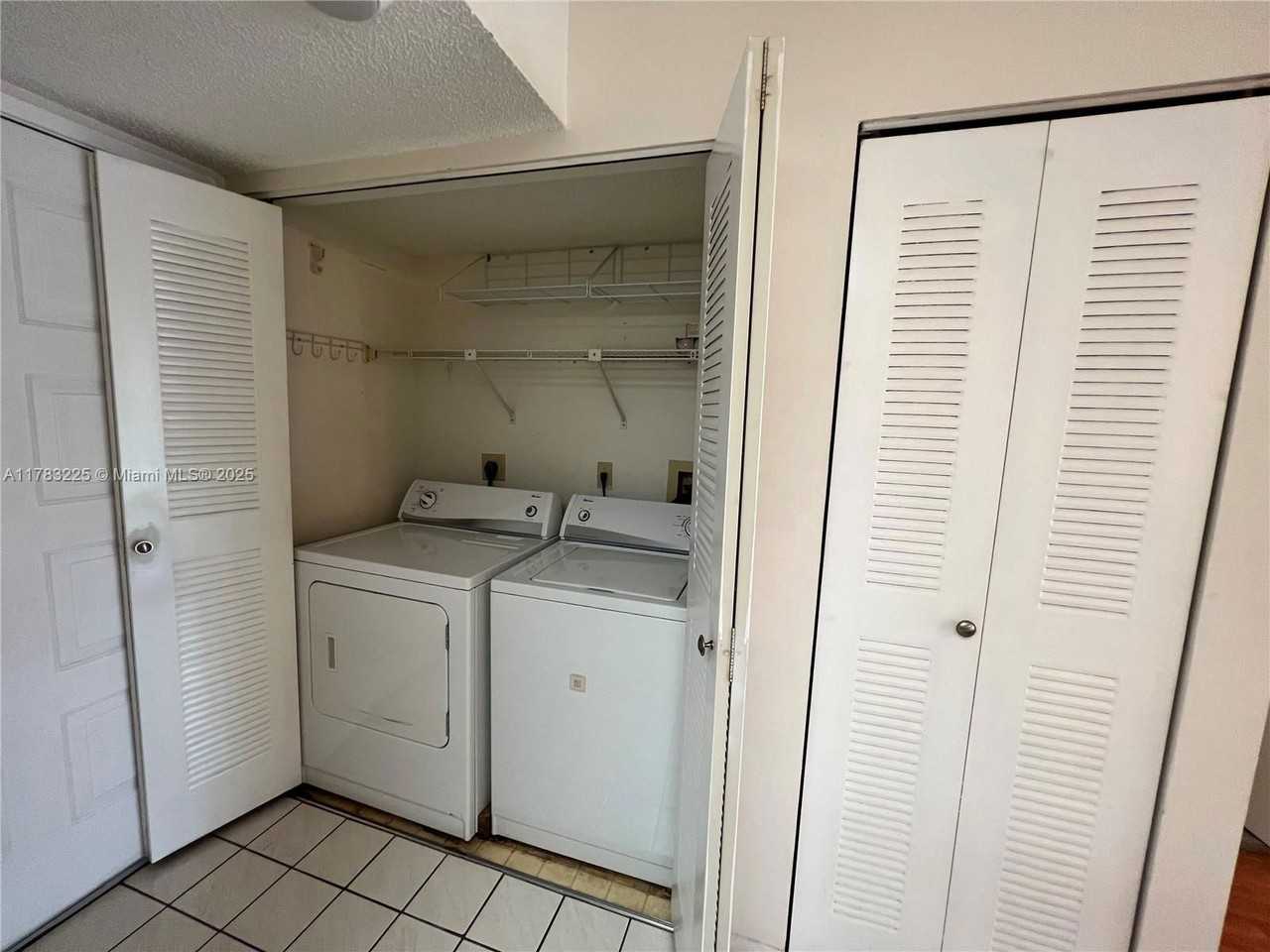 2220 N Cypress Bend Dr #401A - Photo 7 of 8