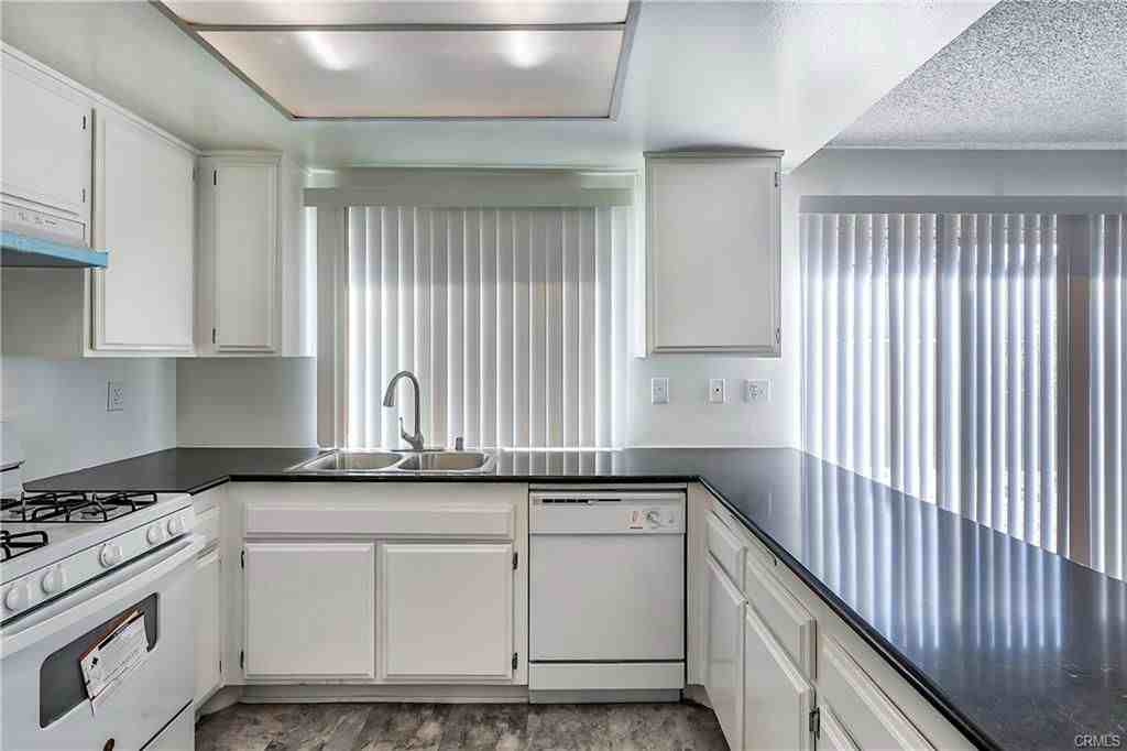 12228 Leayn Court - Photo 2 of 7