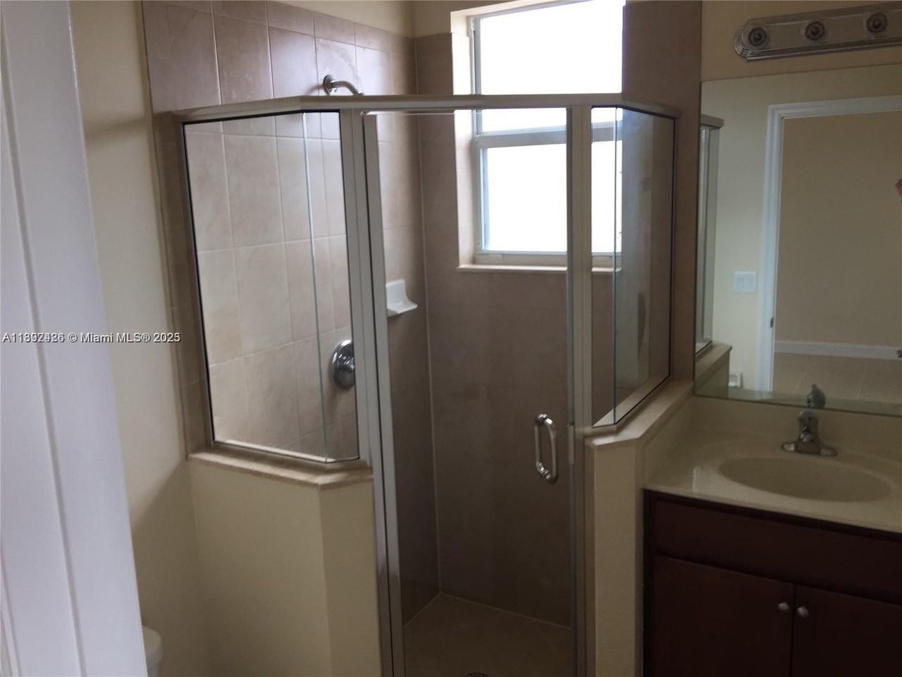 17105 Sw 96th St - Photo 5 of 30