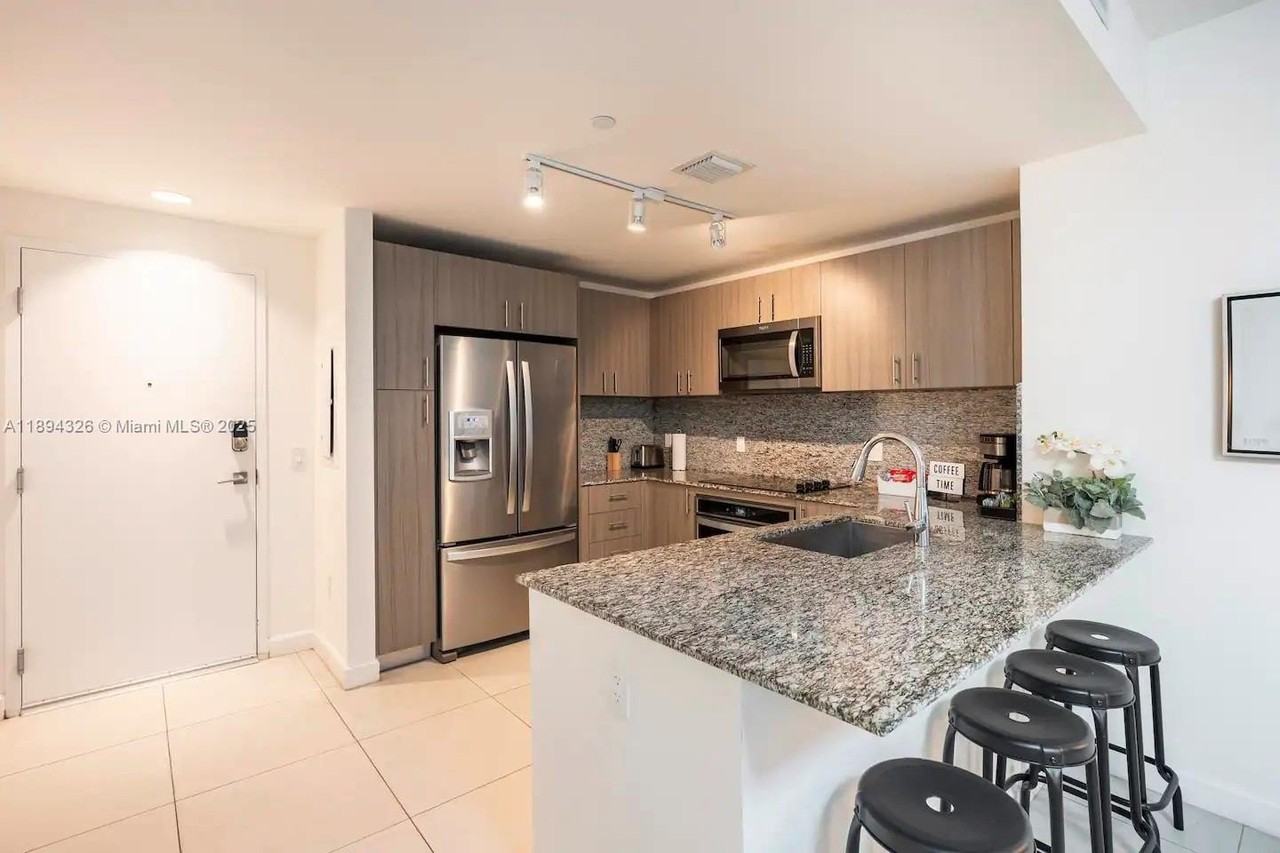 5350 Nw NW 84th Ave #403 - Photo 7 of 21