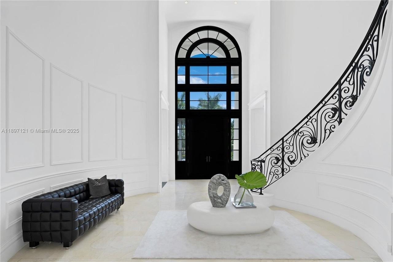 26 Tahiti Beach Island Rd - Photo 2 of 47