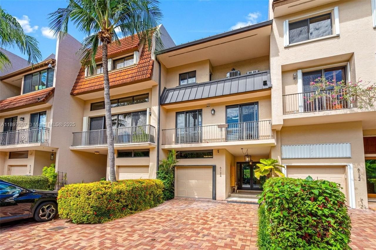 6124 Paradise Point Dr #6124 - Photo 2 of 50